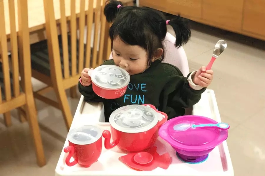 宝宝辅食工具，，，，，，妈妈若何弃取1.webp.jpg
